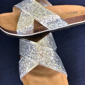 💥NEW Silver sparklY glitter slides NWOT 💥